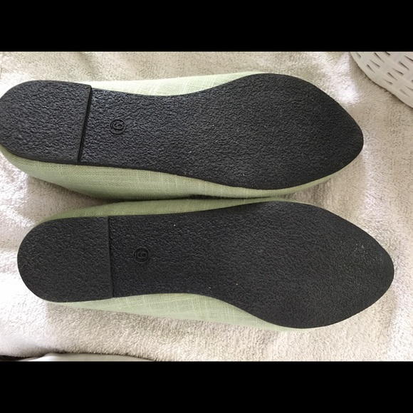 Linen Flats, Size 9. Lovely summer breathable flats in light green. Brand new. - Picture 6 of 9